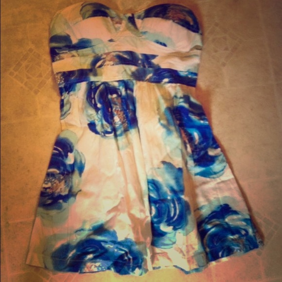Strapless dress