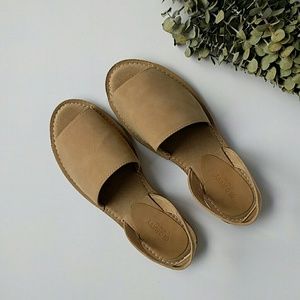 Old Navy Tan Slingback Sandals Size 9