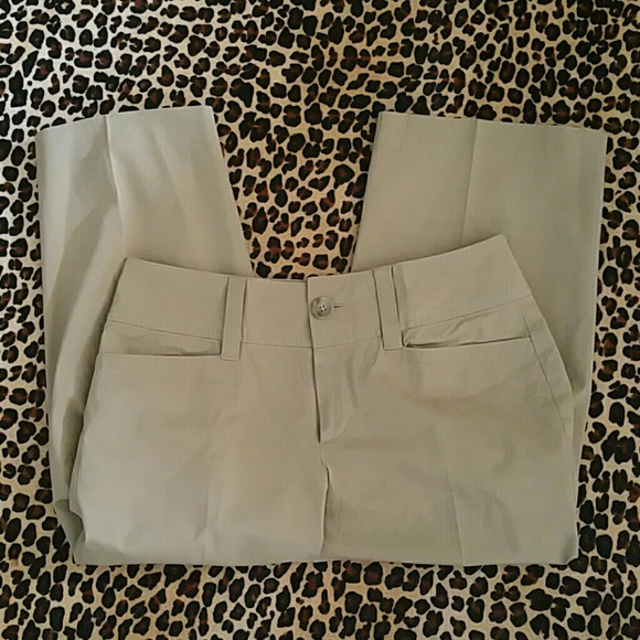 SALE! Banana Republic Khaki Capris - Picture 1 of 2
