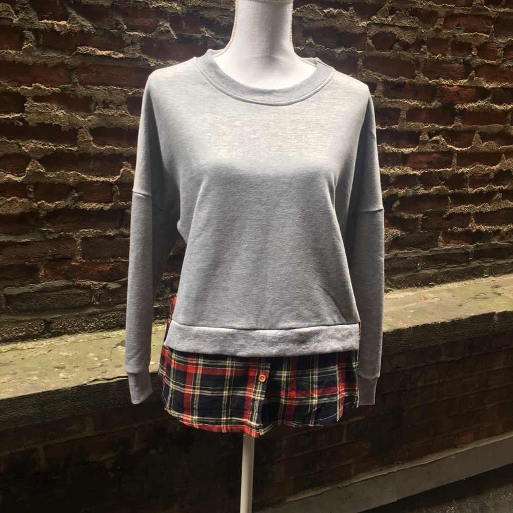 Grey sweatshirt with flannel button down