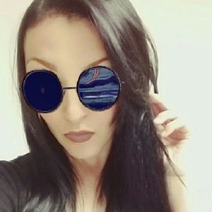 Meet your Posher, Sabrina