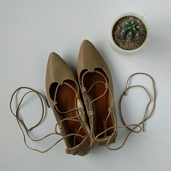 Old Navy Lace-up Pointed Toe Flats Size 10