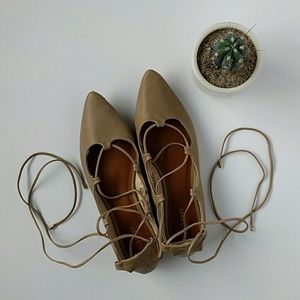 Old Navy Lace-up Pointed Toe Flats Size 10