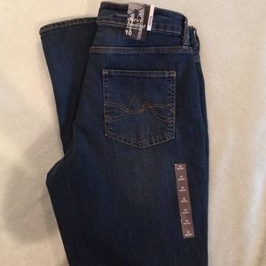 Curvy boot cut jeans