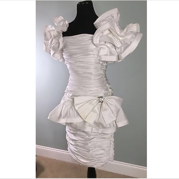 GORGEOUS, RARE VINTAGE 
Satin Julie Duroche Dress!