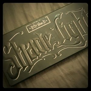 Kat Von D Shade and Light Contour Palette