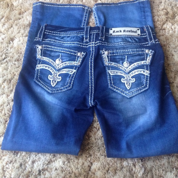 Rock Revival Jeans - Picture 2 of 4