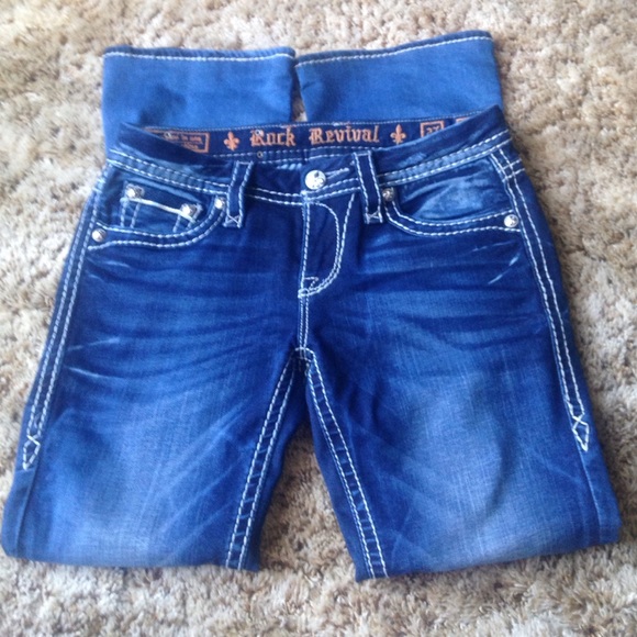 Rock Revival Jeans - Picture 3 of 4
