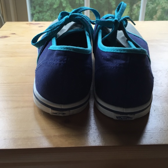 Vans - Picture 3 of 4