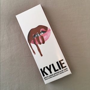 Kylie Lip Kit in Brown Sugar
