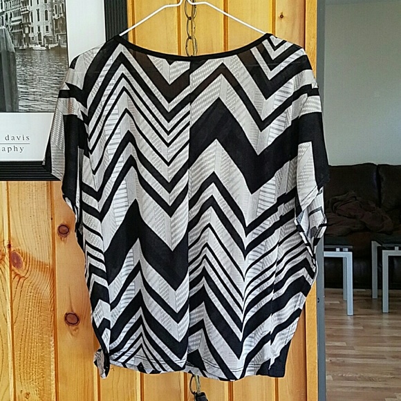 Chevron top - Picture 2 of 2