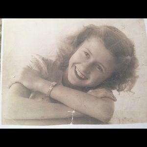 Meet your Posher, Violet