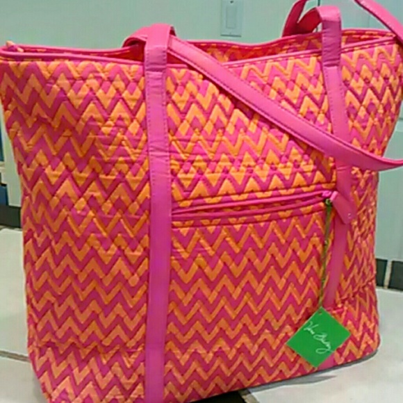 Vera Bradley large Trimmed Vera Tote NWT - Picture 2 of 4