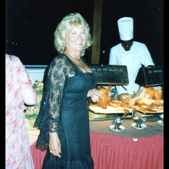 Meet your Posher, Ruth - Picture 1 of 1