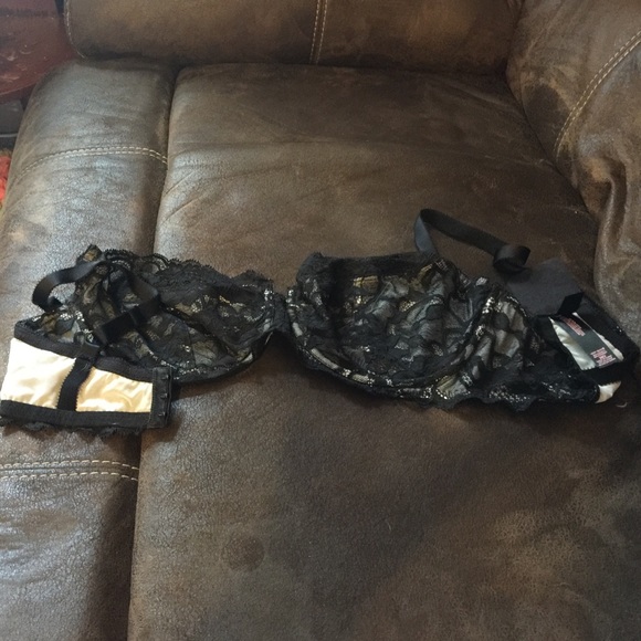 Victoria Secret Very Sexy Bra. NWOT