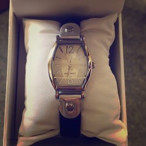 BRAND NEW Nine West-silver with black band