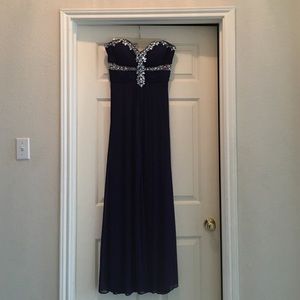 Cache Formal Gown