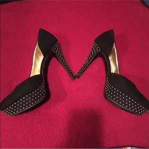 Nine West black suede pumps