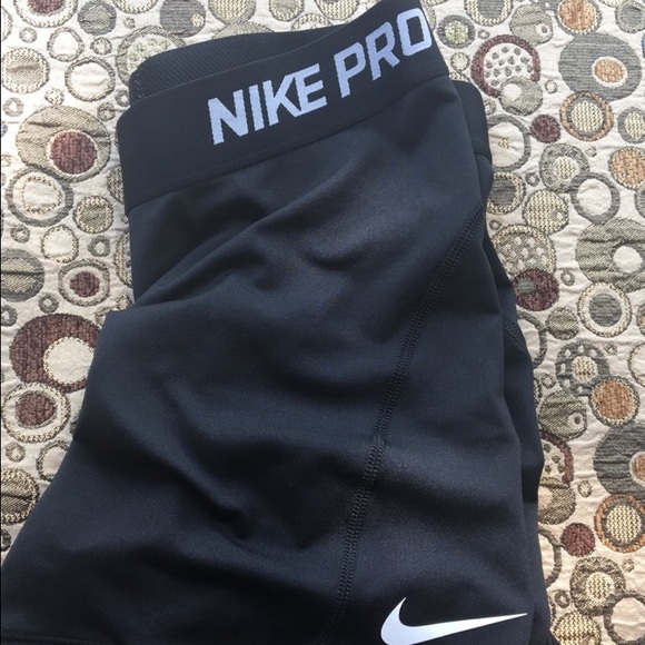 Black nike pros