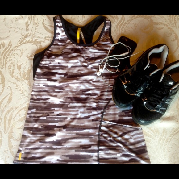 Lole black/white, vented racer back work out tank