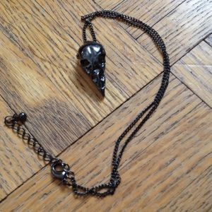 Hot Topic metallic skull necklace