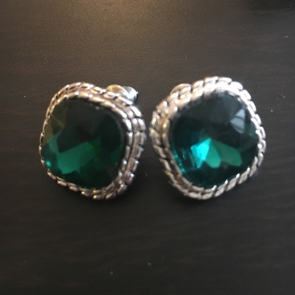 Emerald earrings