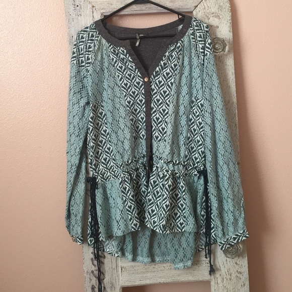 Gimmicks by BKE cardigan