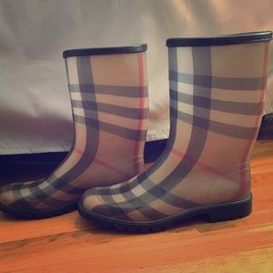 Authentic Burberry rain boots!