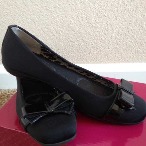 Black Bow Flats - Picture 2 of 3