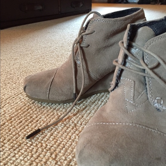 Toms suede desert Wedges