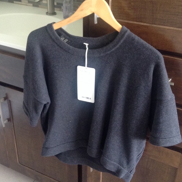 Lululemon Bhakti Reality short sleeve sweater