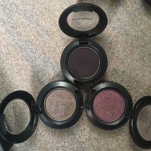 3 neutral plum eyeshadows