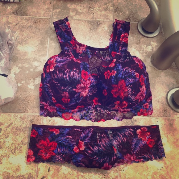 VS pink bralette set
