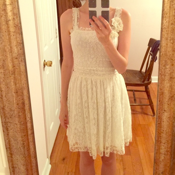 Chelsea & Violet Dresses & Skirts - 🎊🎉LAST CHANCE Chelsea and Violet Lace Dress