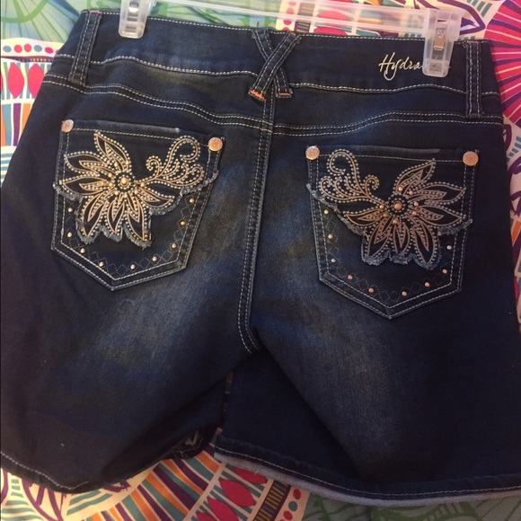 Shorts - Picture 2 of 3