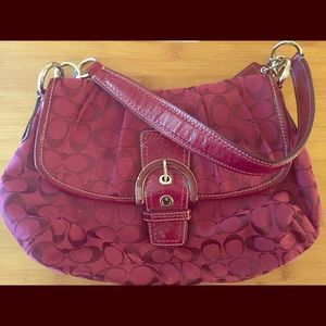 💯% AUTHENTIC crimson Coach signature purse.