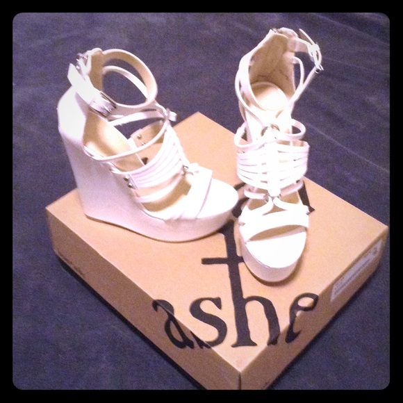 beau+ashe White Wedges