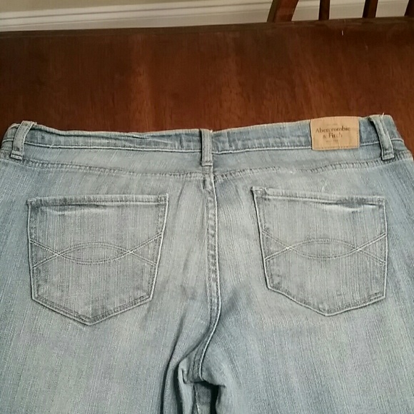 Abercrombie & Fitch Light Wash Stretch Straight - Picture 4 of 4