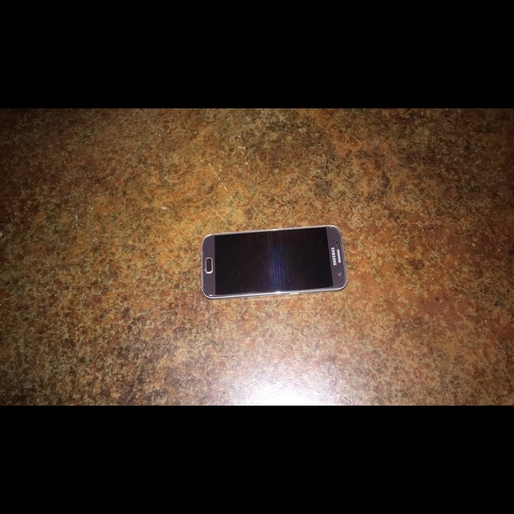 Samsung Galaxy S7 GOLD - Picture 2 of 4