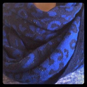 Animal print navy silk-cashmere wrap