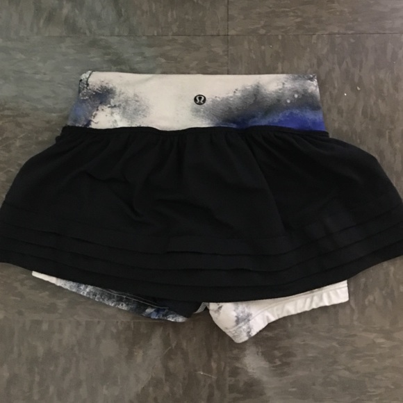 Lulu lemon 2 Milky Way ruffle skort