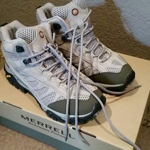 Merrell hiking boots, Mesa Ventilator II Mid