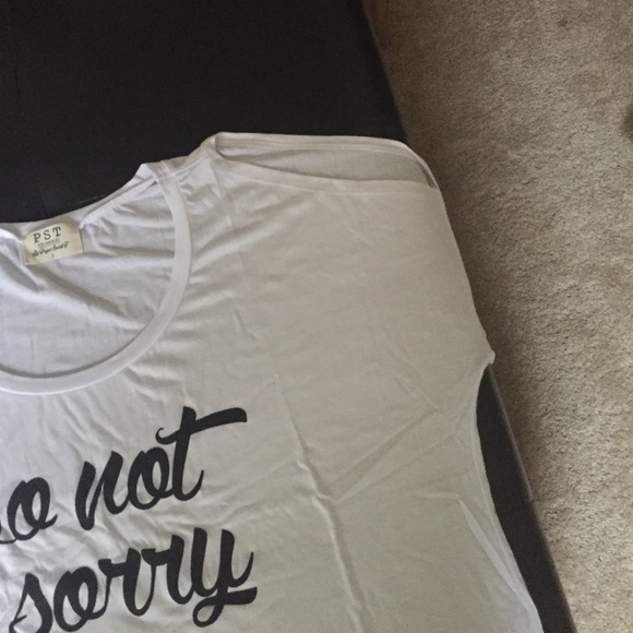 So Not Sorry Graphic Tee - Picture 2 of 3