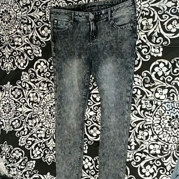 Wallflower jeans