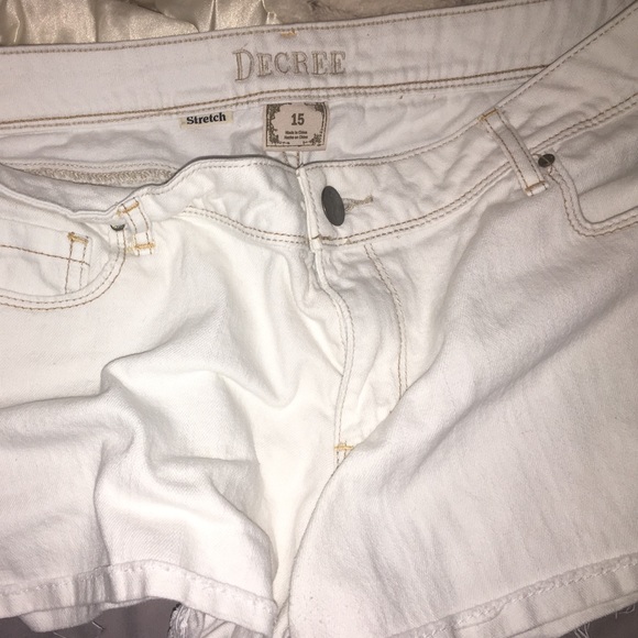 Decree white shorts
