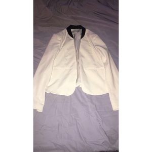 Super Cute White/ Black Blazer ✨✨✨🔥🔥