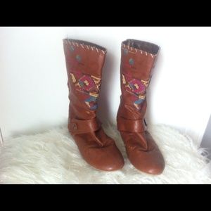 Gently used boots- just a tad too small for me :/