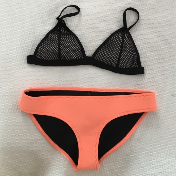 TRIANGL SWIMSUIT!