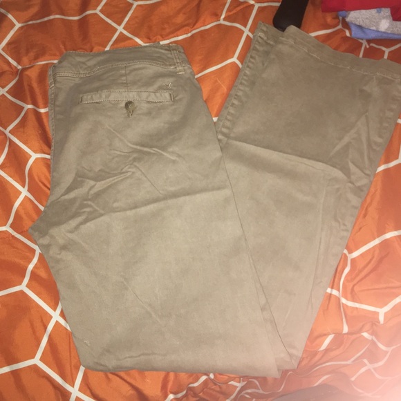 Kick boot AE khakis