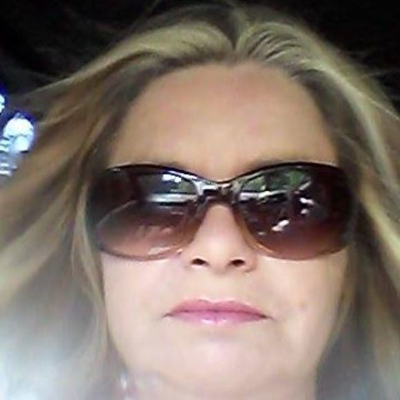 Meet your Posher, Alecia